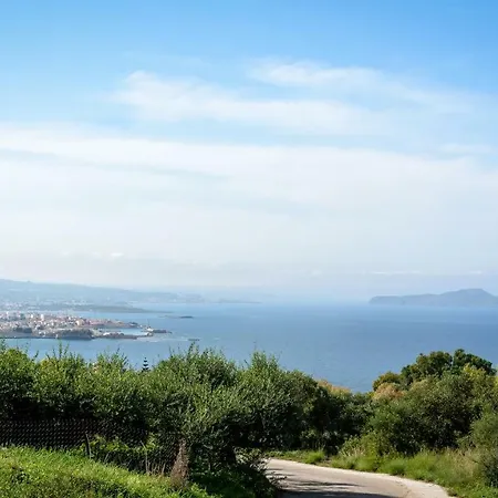 Mirka With Astonishing View 干尼亞